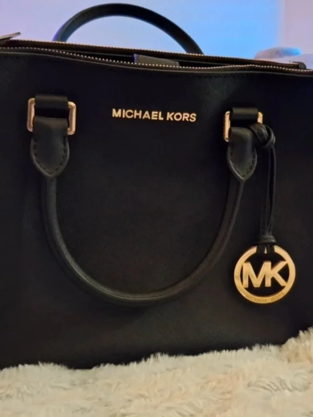 Michael Kors Bag - Gold accents - Medium/large